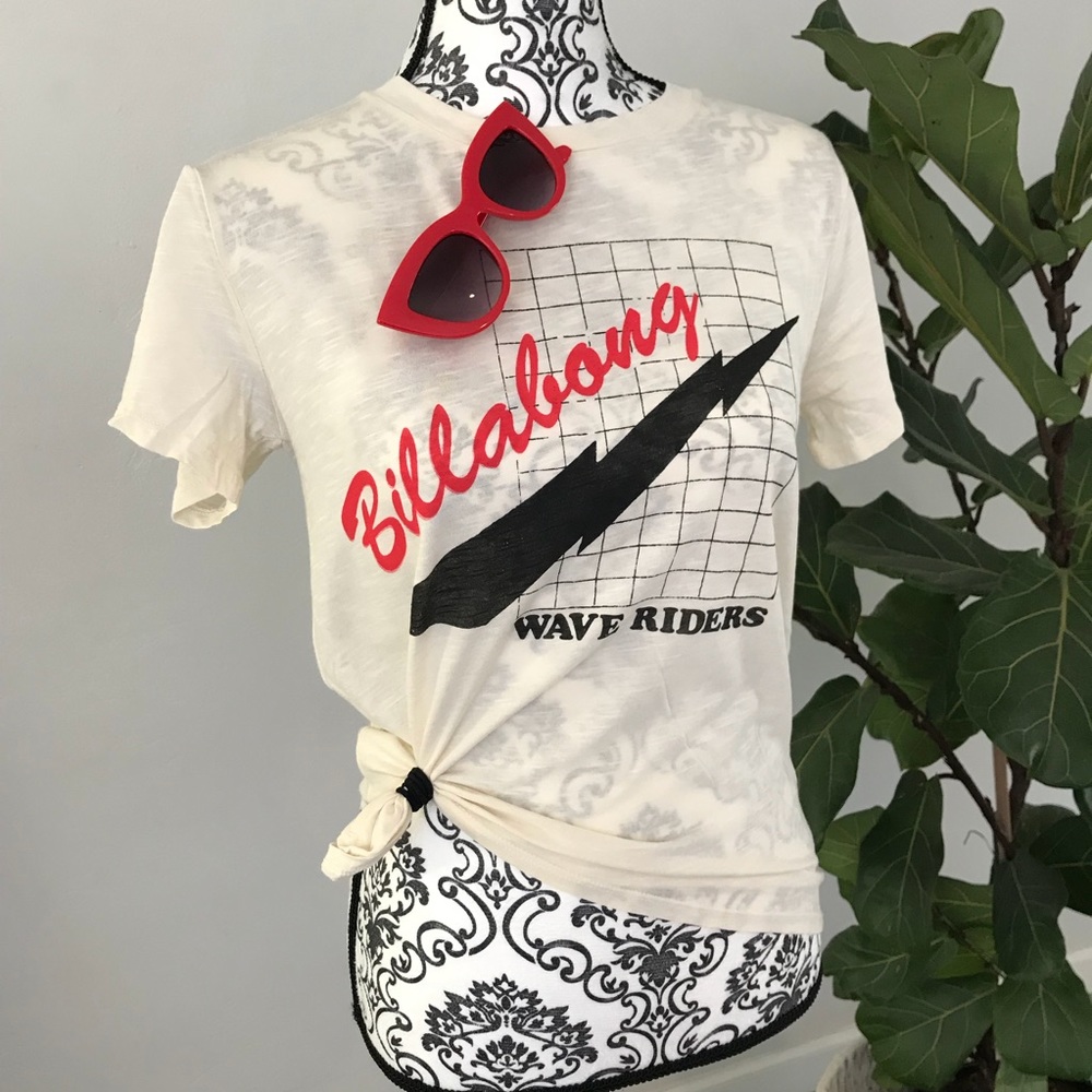 ๐ฅ๐ฅNWOT BILLABONG - SHORT SLEEVE TEE๐ฅ๐ฅ - Picture 1 of 4
